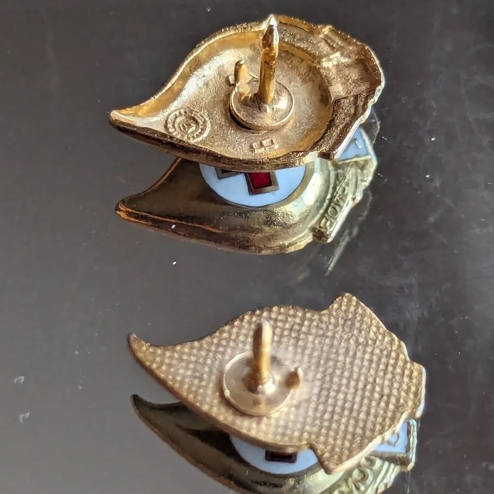 Red Cross Blood Donor 2, 3, gallon gold plated tack pin backs